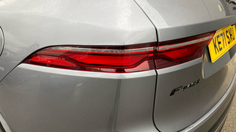 Jaguar F-Pace 2.0 P400e R-Dynamic SE 5dr Auto AWD Estate